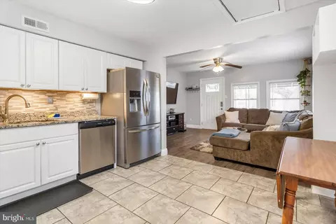 Kitchen - 18 Transverse Ave, Middle River, MD 21220 photo 4 of 4