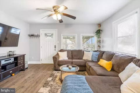 Living - 18 Transverse Ave, Middle River, MD 21220 photo 3 of 5
