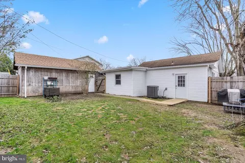 Exterior - 18 Transverse Ave, Middle River, MD 21220 photo 12 of 14