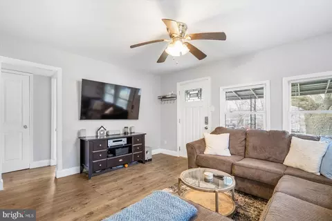 Living - 18 Transverse Ave, Middle River, MD 21220 photo 4 of 5