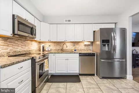 Kitchen - 18 Transverse Ave, Middle River, MD 21220 photo 3 of 4