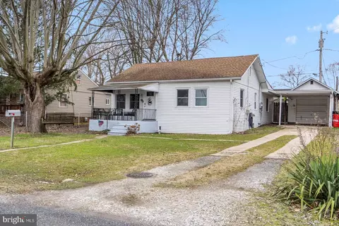 Exterior - 18 Transverse Ave, Middle River, MD 21220 photo 2 of 14