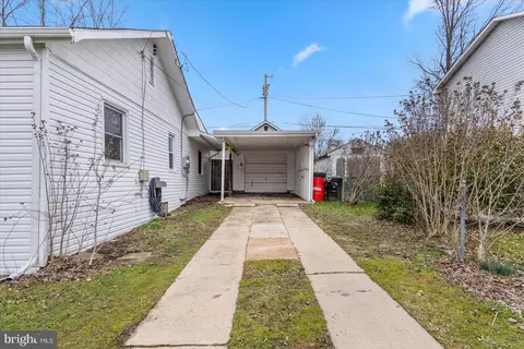 Exterior - 18 Transverse Ave, Middle River, MD 21220 photo 7 of 14