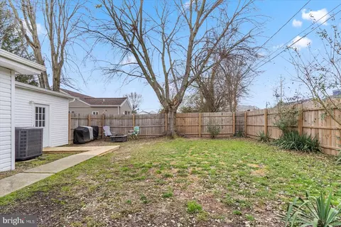 Exterior - 18 Transverse Ave, Middle River, MD 21220 photo 9 of 14