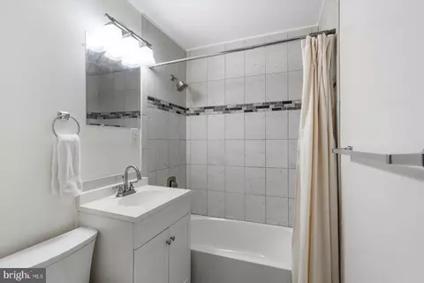 Bath - 18 Transverse Ave, Middle River, MD 21220 photo 1 of 6