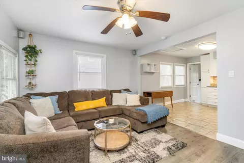 Living - 18 Transverse Ave, Middle River, MD 21220 photo 1 of 5