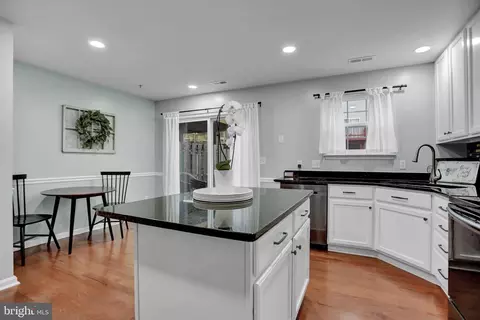 Kitchen - 658 Luthardt Rd, Middle River, MD 21220 photo 2 of 4