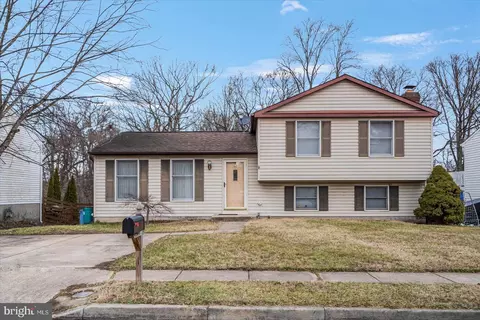 14 Yew Rd, Essex, MD 21221