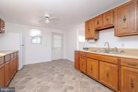 Kitchen - 1 Yawmeter Dr, Middle River, MD 21220 photo 5 of 5