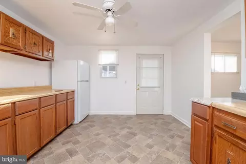 Kitchen - 1 Yawmeter Dr, Middle River, MD 21220 photo 4 of 5