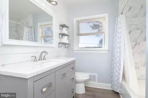 Bath - 412 Crisfield Rd, Middle River, MD 21220 photo 2 of 3