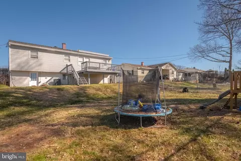 Exterior - 412 Crisfield Rd, Middle River, MD 21220 photo 8 of 13