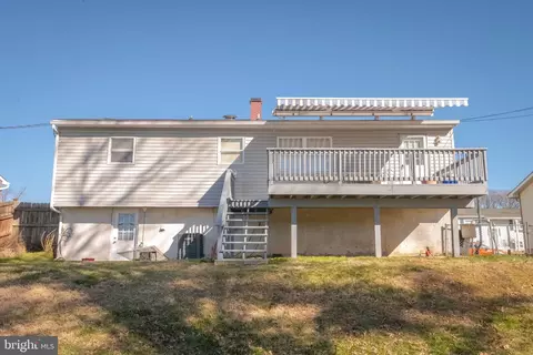 Exterior - 412 Crisfield Rd, Middle River, MD 21220 photo 3 of 13