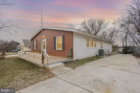 Exterior - 4313 E Joppa Rd, Nottingham, MD 21236 photo 3 of 8