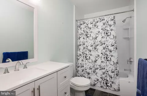 Bath - 4313 E Joppa Rd, Nottingham, MD 21236 photo 4 of 4