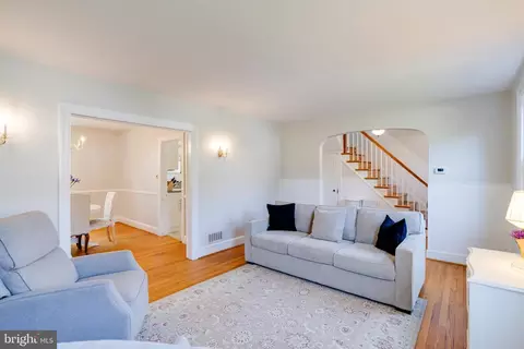 Living - 1237 Greystone Rd, Halethorpe, MD 21227 photo 7 of 7