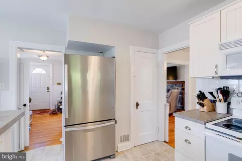 Kitchen - 1237 Greystone Rd, Halethorpe, MD 21227 photo 5 of 7