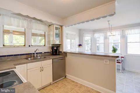 Kitchen - 1237 Greystone Rd, Halethorpe, MD 21227 photo 4 of 7