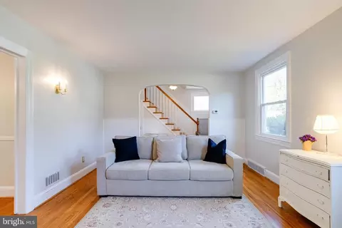 Living - 1237 Greystone Rd, Halethorpe, MD 21227 photo 6 of 7