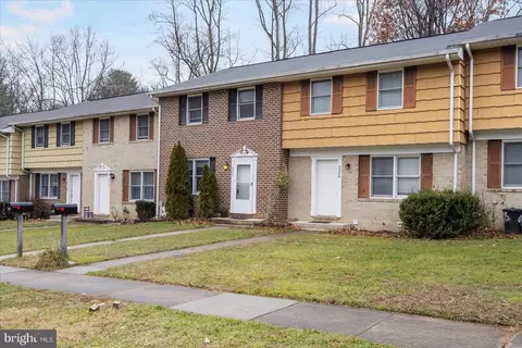 9246 Woodcreek Ct, Parkville, MD 21234