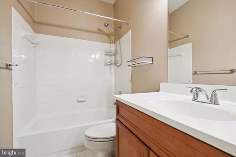 Bath - 43 Stridesham Ct, Baltimore, MD 21209 photo 4 of 5