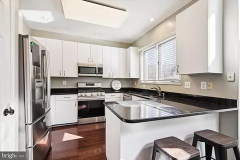 Kitchen - 43 Stridesham Ct, Baltimore, MD 21209 photo 3 of 5