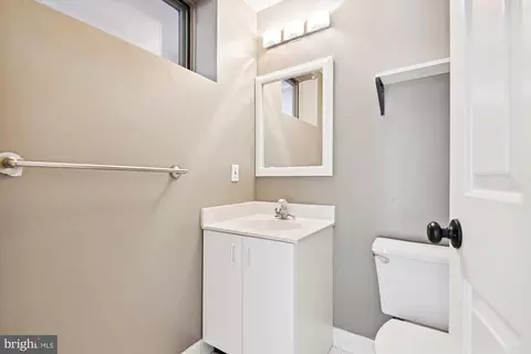 Bath - 43 Stridesham Ct, Baltimore, MD 21209 photo 5 of 5