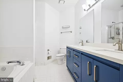 Bath - 43 Stridesham Ct, Baltimore, MD 21209 photo 2 of 5