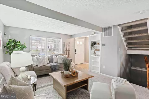 11 Alexander Ct, Owings Mills, MD 21117