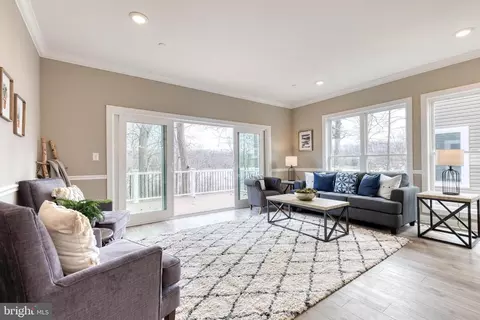 827 Cedar Ave, Essex, MD 21221