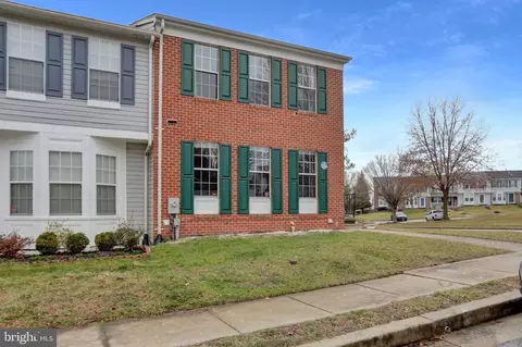 Exterior - 1 Par Three Way, Baltimore, MD 21209 photo 3 of 11