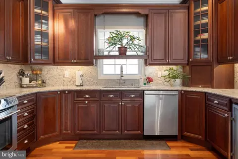 Kitchen - 3664 Galloway Rd, Middle River, MD 21220 photo 3 of 6