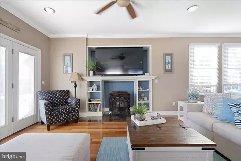 Living - 3664 Galloway Rd, Middle River, MD 21220 photo 2 of 2
