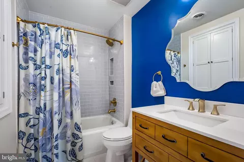Bath - 622 Murdock Rd, Baltimore, MD 21212 photo 3 of 6