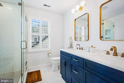 Bath - 622 Murdock Rd, Baltimore, MD 21212 photo 4 of 6