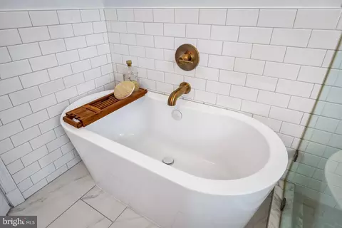 Bath - 622 Murdock Rd, Baltimore, MD 21212 photo 6 of 6