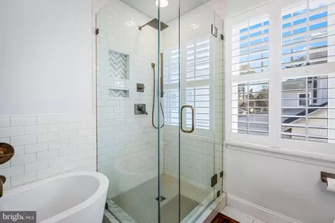Bath - 622 Murdock Rd, Baltimore, MD 21212 photo 5 of 6