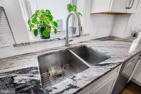 Kitchen - 622 Murdock Rd, Baltimore, MD 21212 photo 4 of 5
