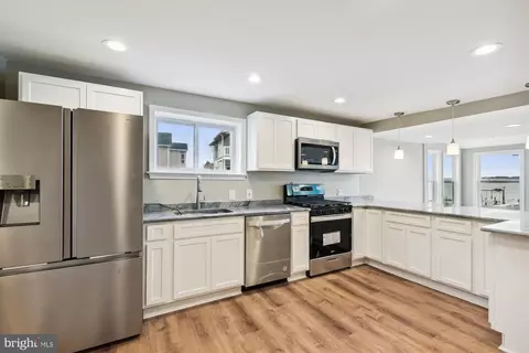 314 Riverside Dr, Essex, MD 21221