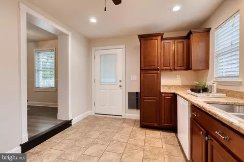 Kitchen - 6 Eastship Rd, Dundalk, MD 21222 photo 5 of 5