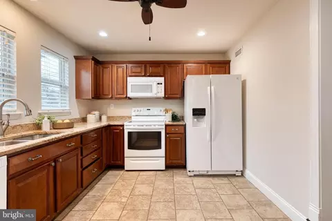 Kitchen - 6 Eastship Rd, Dundalk, MD 21222 photo 4 of 5
