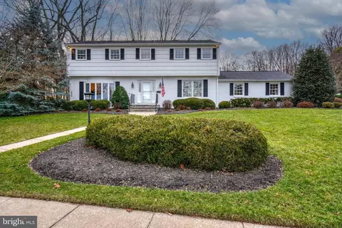 2 Valley Ridge Ct, Lutherville Timonium, MD 21093