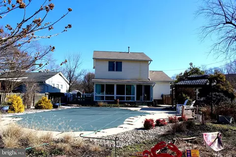 Exterior - 2404 Oak Manor Rd, Sparrows Point, MD 21219 photo 12 of 15
