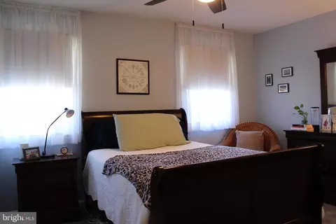 Bedroom - 2404 Oak Manor Rd, Sparrows Point, MD 21219 photo 2 of 7