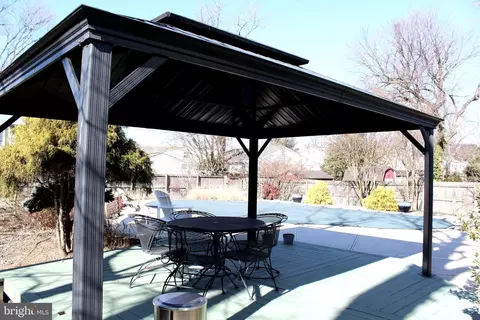 Exterior - 2404 Oak Manor Rd, Sparrows Point, MD 21219 photo 15 of 15