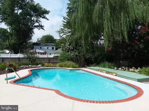 Exterior - 2404 Oak Manor Rd, Sparrows Point, MD 21219 photo 6 of 15