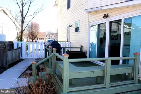 Exterior - 2404 Oak Manor Rd, Sparrows Point, MD 21219 photo 11 of 15