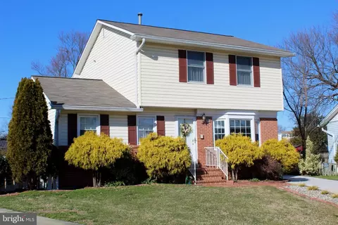 Exterior - 2404 Oak Manor Rd, Sparrows Point, MD 21219 photo 3 of 15