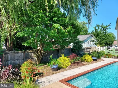 Exterior - 2404 Oak Manor Rd, Sparrows Point, MD 21219 photo 8 of 15