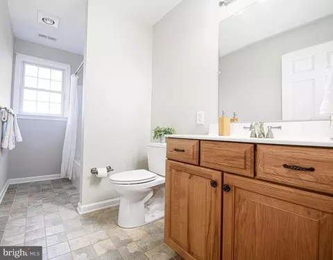 Bath - 13526 Bottom Rd, Hydes, MD 21082 photo 1 of 5